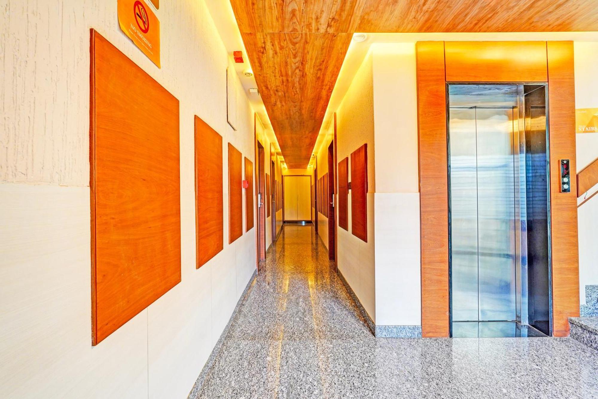 Super Townhouse Indiranagar Hotel Bangalore Luaran gambar