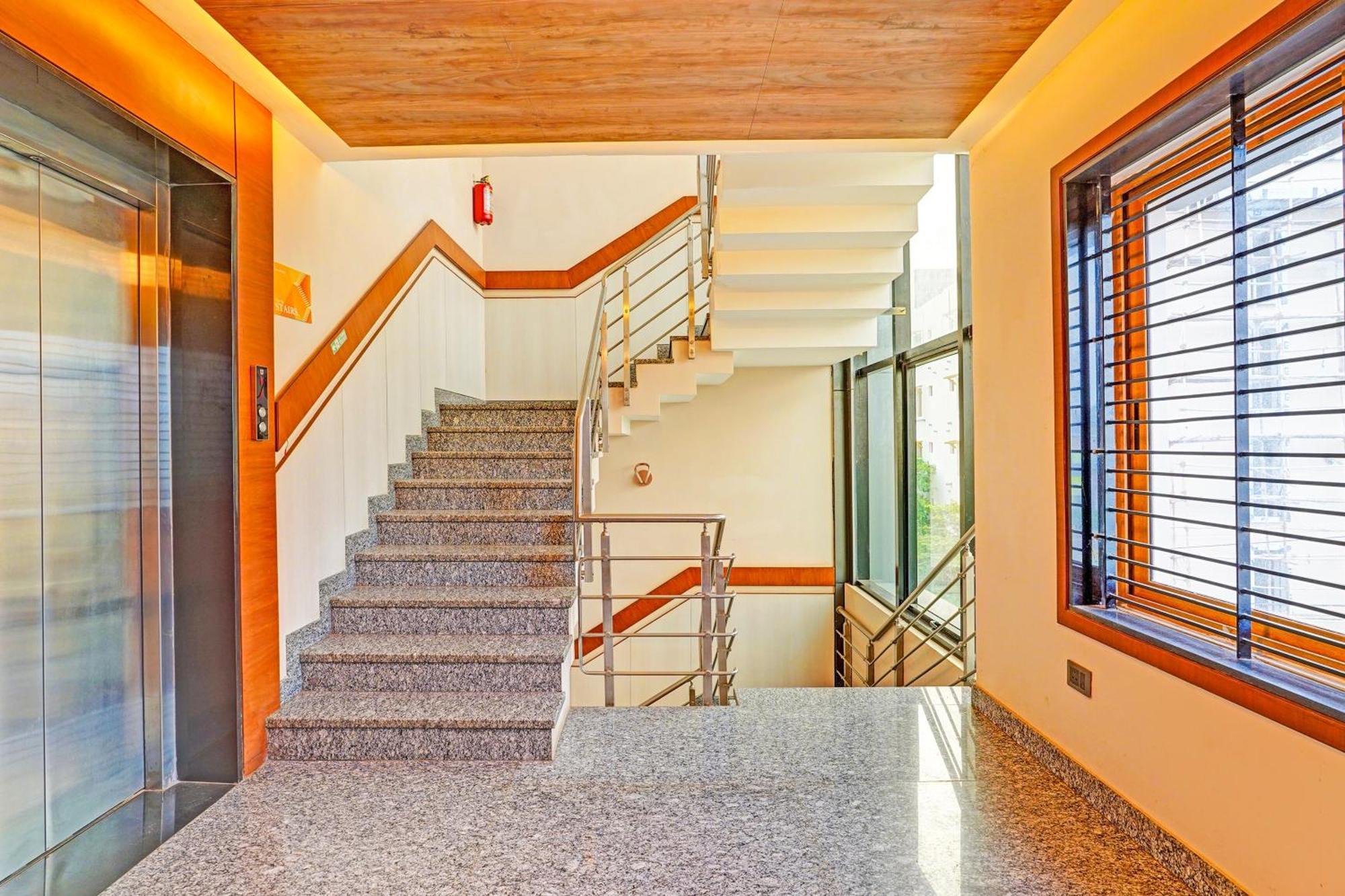 Super Townhouse Indiranagar Hotel Bangalore Luaran gambar