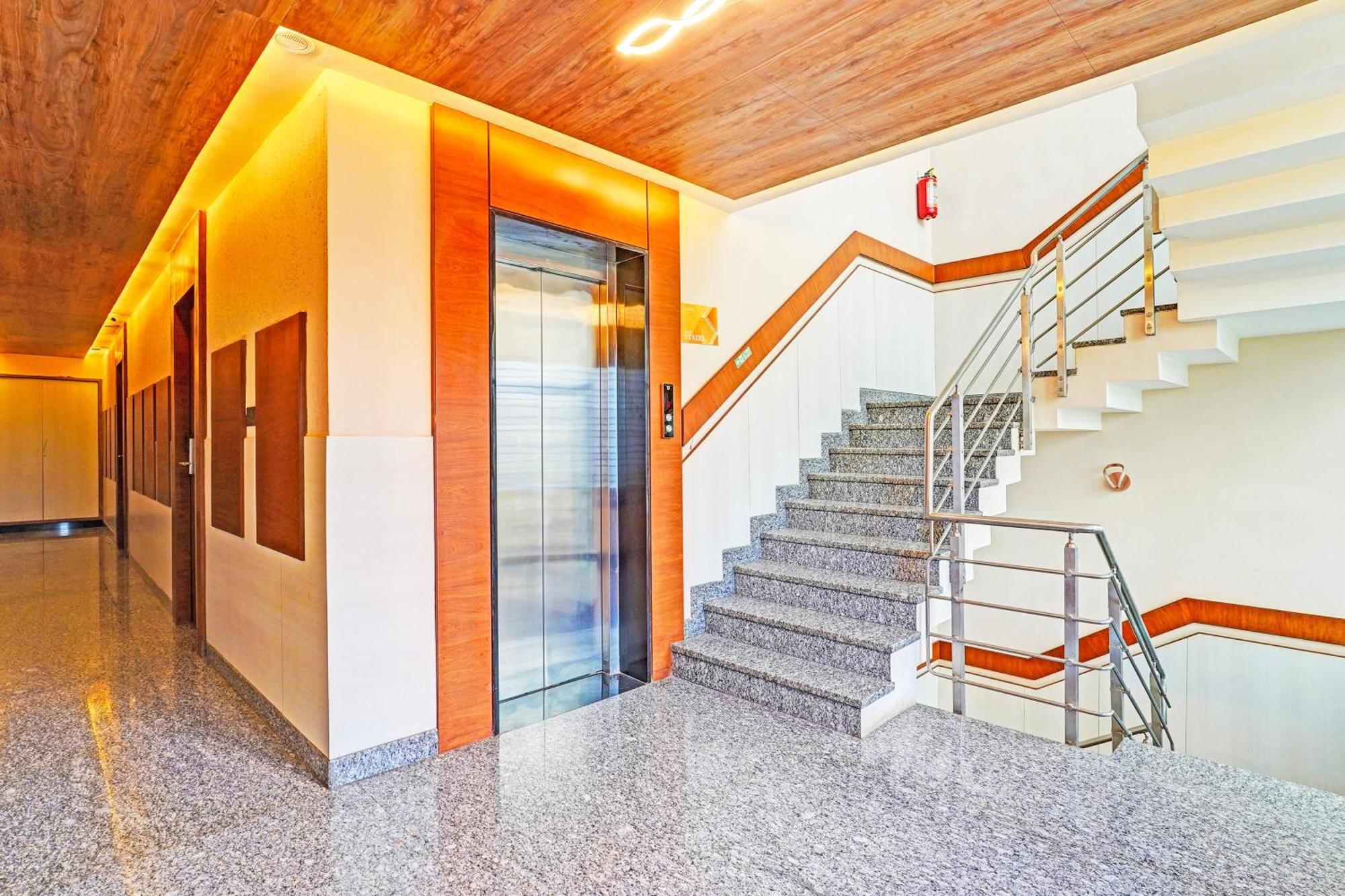 Super Townhouse Indiranagar Hotel Bangalore Luaran gambar